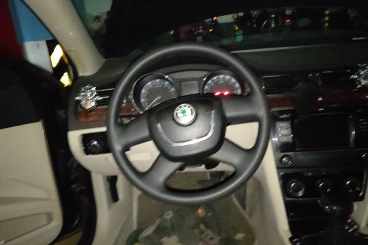Used Skoda Superb 2012 1.8TSI Automatic Elegant Edition Steering Wheel