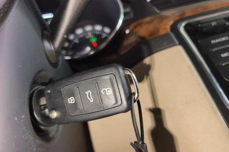 Used Skoda Superb 2012 1.4TSI DSG Elegant Edition Vehicle Key