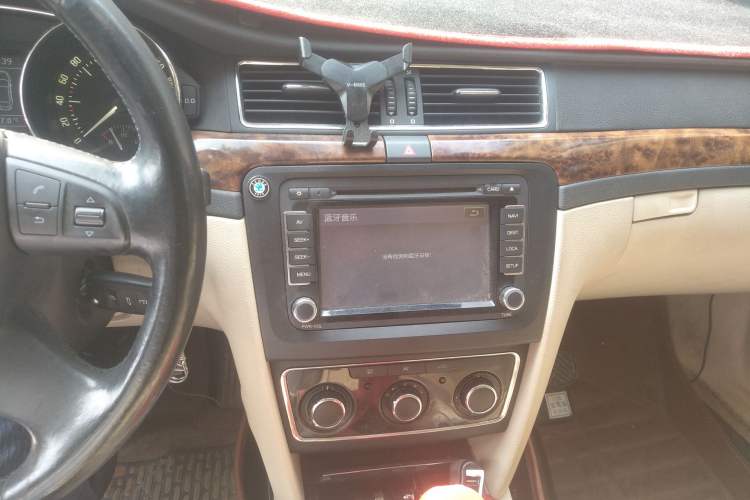 Used Skoda Superb 2012 1.8TSI Manual Elegant Edition Audio And AC Panel