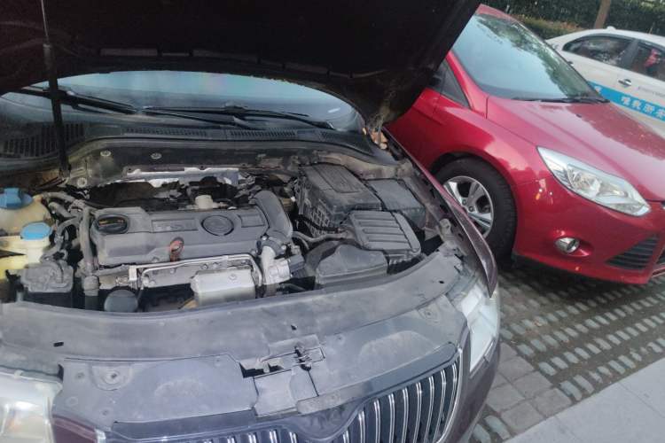 Used Skoda Superb 2012 1.4TSI DSG Zhiya Edition Engine Bay Left