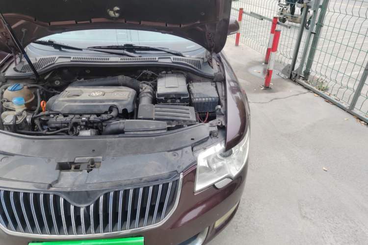 Used Skoda Superb 2012 1.8TSI Automatic Elegant Edition Engine Bay Left