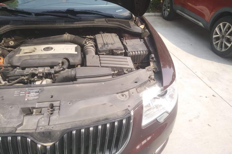 Used Skoda Superb 2012 1.8TSI Manual Elegant Edition Engine Bay Left