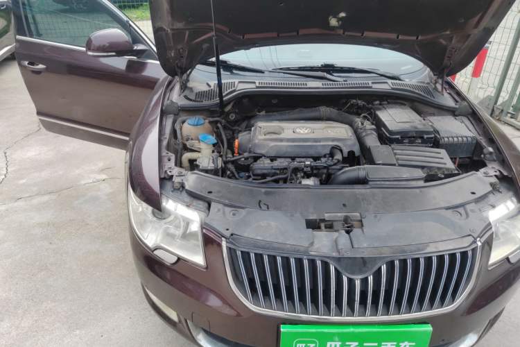 Used Skoda Superb 2012 1.8TSI Automatic Elegant Edition Engine Bay Right