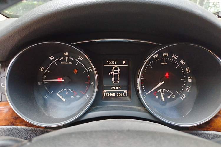 Used Skoda Superb 2012 1.4TSI DSG Elegant Edition Instrument Cluster