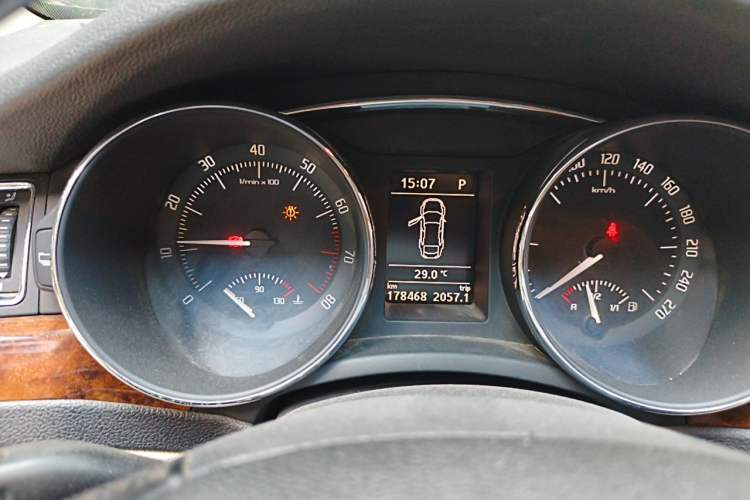 Used Skoda Superb 2012 1.4TSI DSG Elegant Edition Odometer Close Up