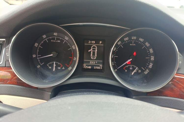 Used Skoda Superb 2012 1.8TSI Automatic Prestige Edition Odometer Close Up