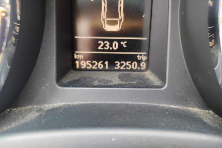 Used Skoda Superb 2012 1.8TSI Automatic Elegant Edition Odometer Close Up
