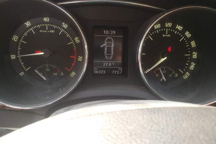Used Skoda Superb 2012 1.8TSI Manual Elegant Edition Odometer Close Up
