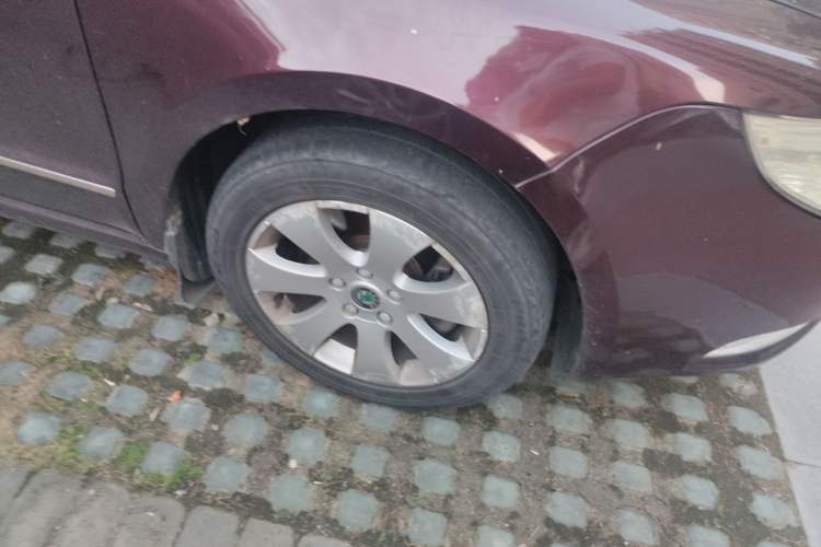 Used Skoda Superb 2012 1.4TSI DSG Zhiya Edition Right Front Wheel Hub