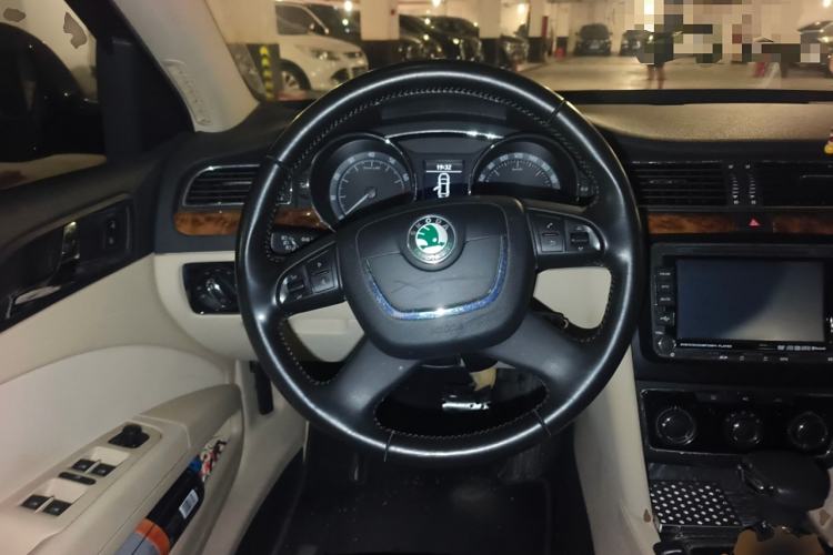 Used Skoda Superb 2012 1.8TSI Automatic Elegant Edition Steering Wheel