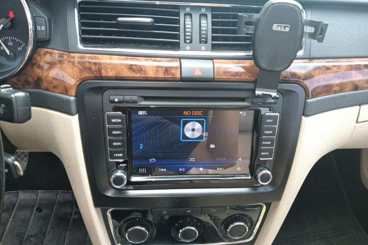 Used Skoda Superb 2012 1.8TSI Manual Elegant Edition Audio And AC Panel