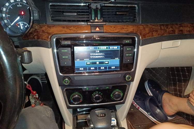 Used Skoda Superb 2012 1.4TSI DSG Elegant Edition Audio And AC Panel
