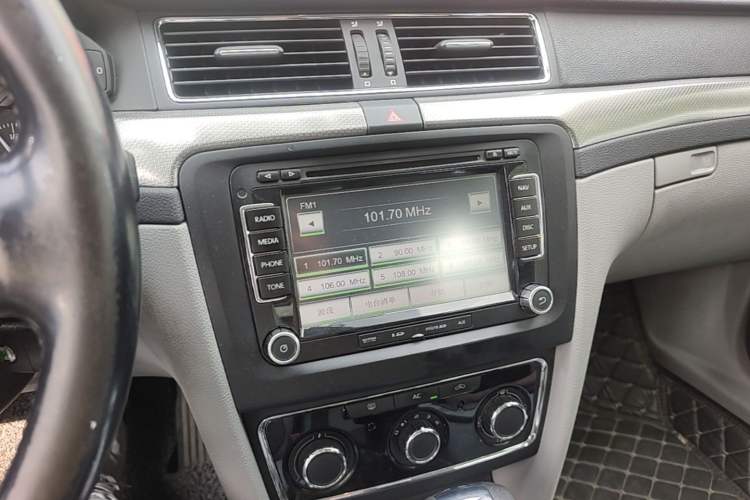 Used Skoda Superb 2012 1.4TSI DSG Zhiya Edition Audio And AC Panel