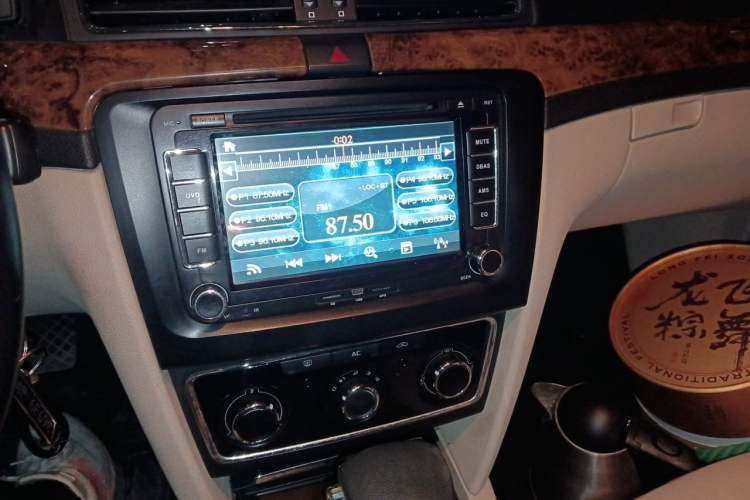 Used Skoda Superb 2012 1.8TSI Automatic Elegant Edition Audio And AC Panel