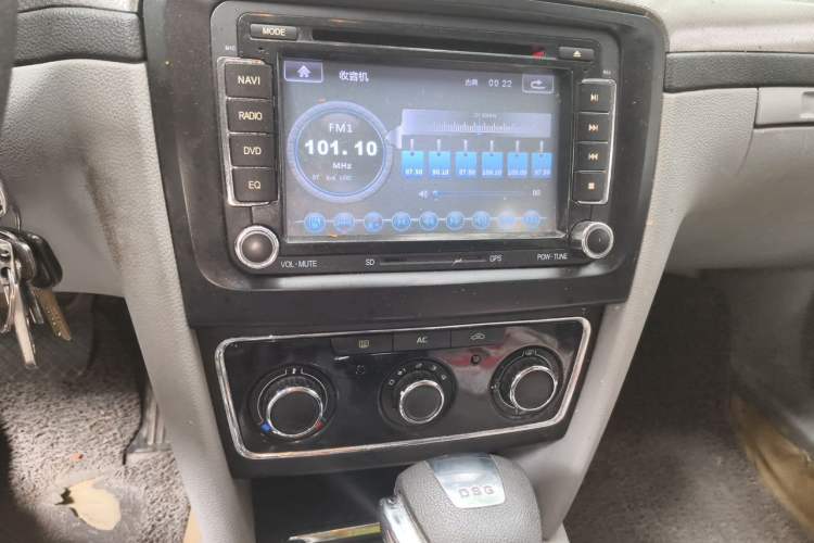 Used Skoda Superb 2012 1.4TSI DSG Zhiya Edition Audio And AC Panel