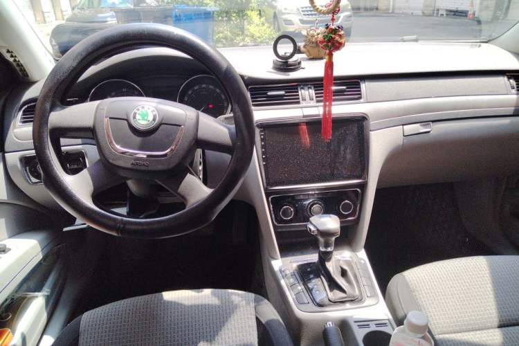 Used Skoda Superb 2012 1.4TSI DSG Zhiya Edition Center Console