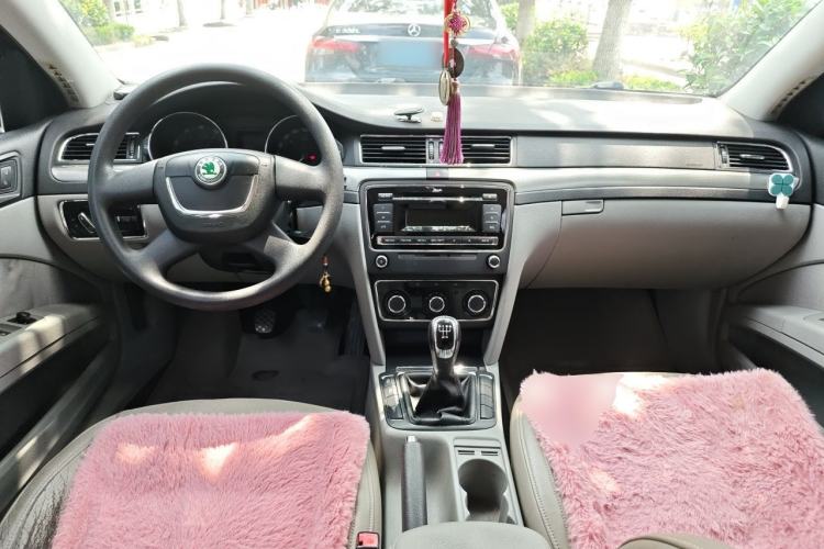 Used Skoda Superb 2012 1.4TSI Manual Zhiya Edition Center Console