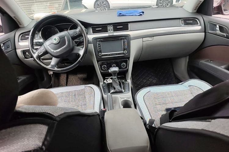 Used Skoda Superb 2012 1.4TSI DSG Zhiya Edition Center Console