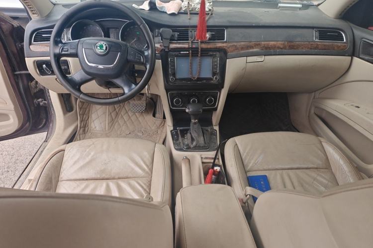 Used Skoda Superb 2012 1.8TSI Automatic Elegant Edition Center Console