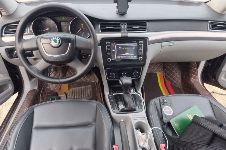 Used Skoda Superb 2012 1.4TSI DSG Zhiya Edition Center Console