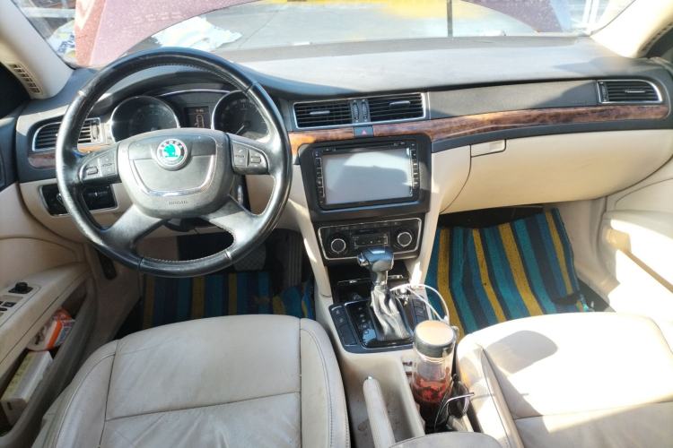 Used Skoda Superb 2012 1.8TSI Automatic Prestige Edition Center Console