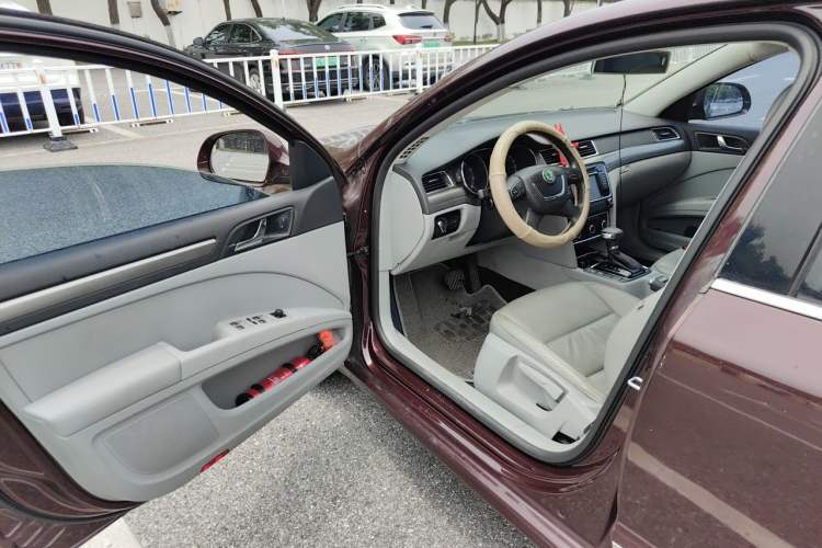 Used Skoda Superb 2012 1.8TSI Automatic Elegant Edition Driver Seat