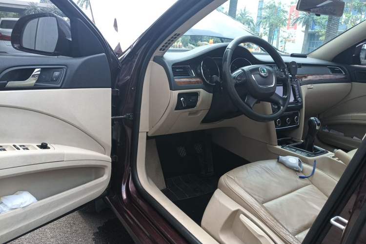 Used Skoda Superb 2012 1.8TSI Manual Elegant Edition Driver Seat