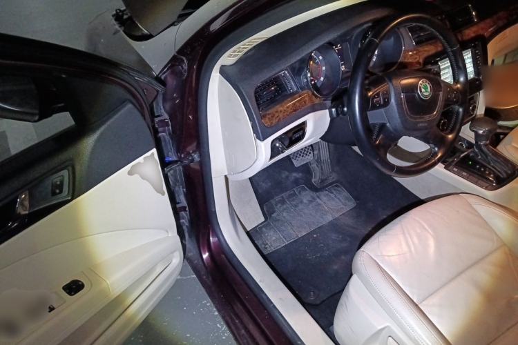 Used Skoda Superb 2012 1.8TSI Automatic Elegant Edition Driver Seat