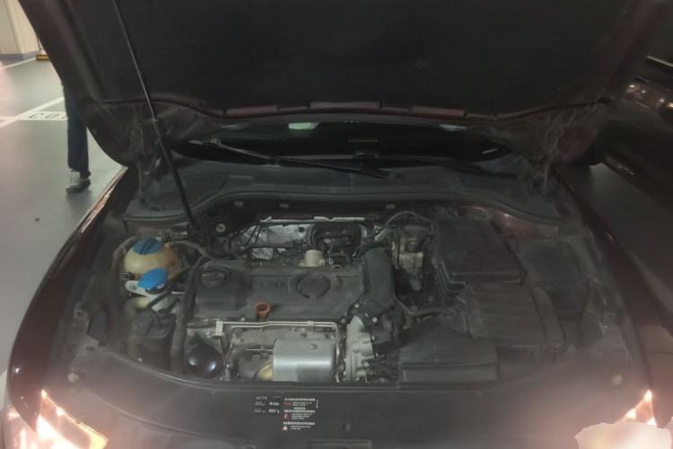 Used Skoda Superb 2012 1.4TSI 5th Anniversary Limited Edition Engine Bay