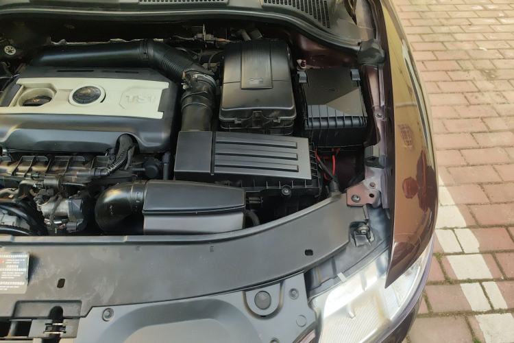Used Skoda Superb 2012 1.8TSI Automatic Elegant Edition Engine Bay Left