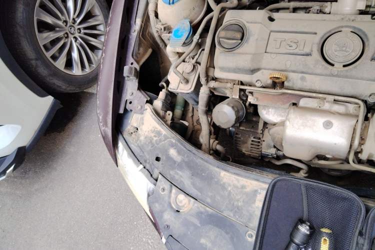 Used Skoda Superb 2012 1.4TSI DSG Zhiya Edition Engine Bay Right