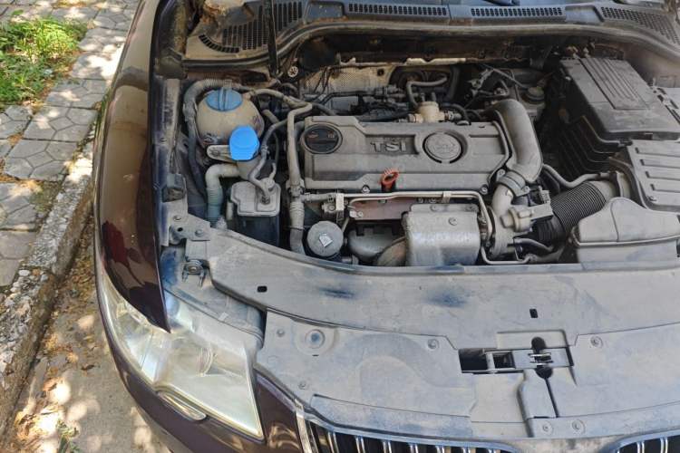 Used Skoda Superb 2012 1.4TSI DSG Elegant Edition Engine Bay Right