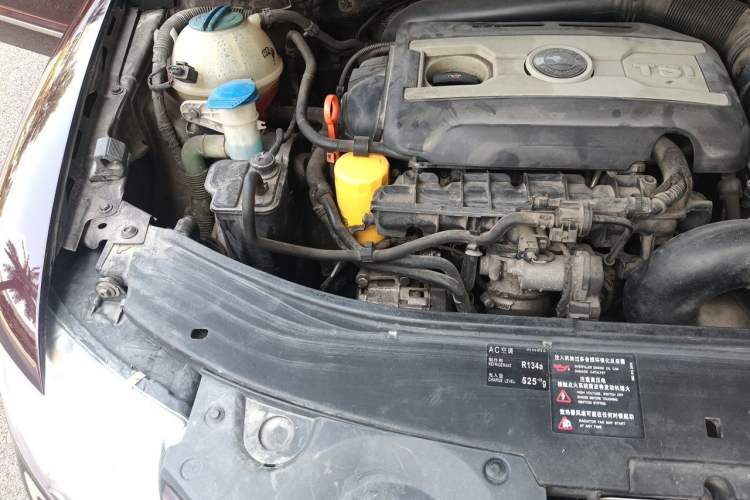 Used Skoda Superb 2012 1.8TSI Manual Elegant Edition Engine Bay Right