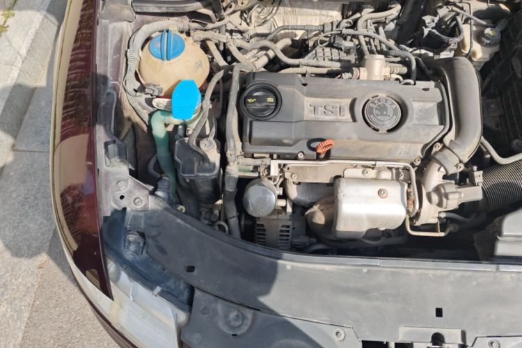 Used Skoda Superb 2012 1.4TSI DSG Elegant Edition Engine Bay Right