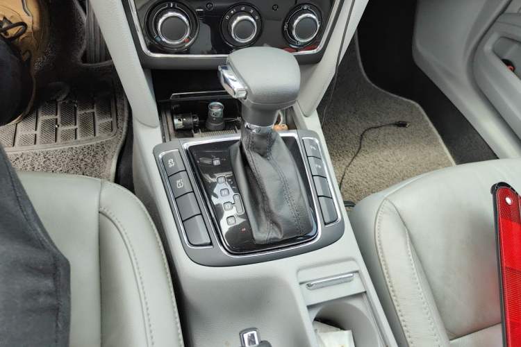 Used Skoda Superb 2012 1.8TSI Automatic Elegant Edition Gear Lever