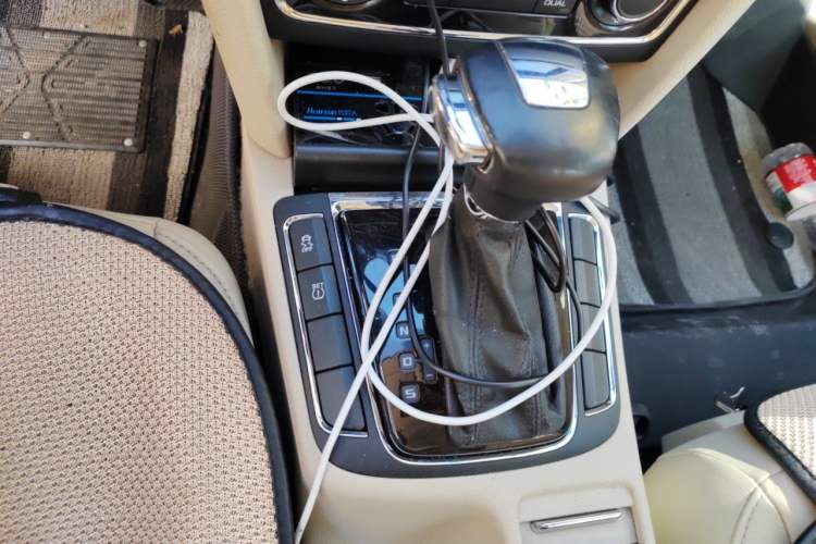 Used Skoda Superb 2012 2.0 TSI Automatic Elegant Edition Gear Lever