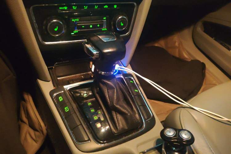 Used Skoda Superb 2012 1.8TSI Automatic Prestige Edition Gear Lever