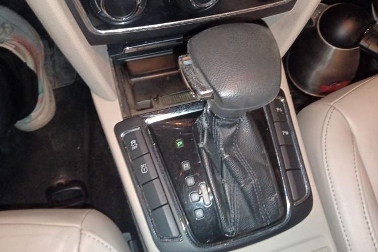 Used Skoda Superb 2012 1.8TSI Automatic Elegant Edition Gear Lever