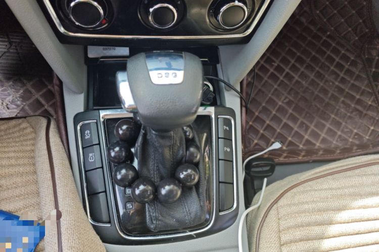 Used Skoda Superb 2012 1.4TSI DSG Elegant Edition Gear Lever