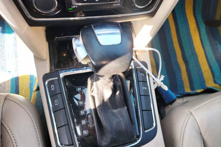 Used Skoda Superb 2012 1.8TSI Automatic Prestige Edition Gear Lever