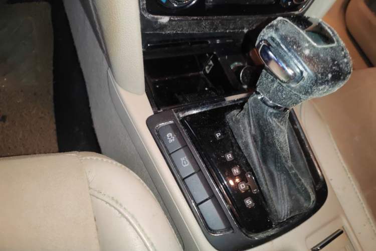 Used Skoda Superb 2012 2.0 TSI Automatic Luxury Edition Gear Lever