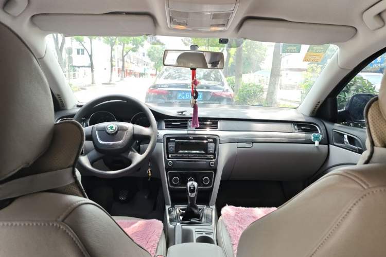 Used Skoda Superb 2012 1.4TSI Manual Zhiya Edition Headliner