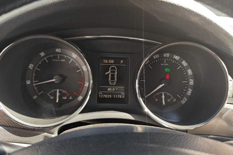 Used Skoda Superb 2012 2.0 TSI Automatic Elegant Edition Instrument Cluster