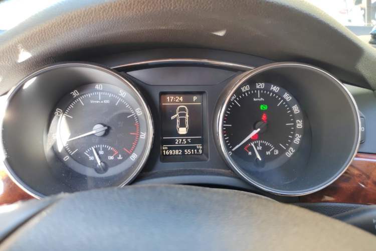 Used Skoda Superb 2012 2.0 TSI Automatic Elegant Edition Instrument Cluster