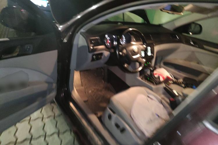 Used Skoda Superb 2012 2.0 TSI Automatic Luxury Edition Interior 3