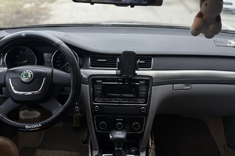 Used Skoda Superb 2012 1.4TSI DSG Zhiya Edition Interior 4