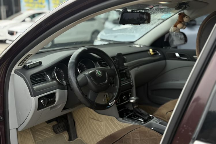 Used Skoda Superb 2012 1.4TSI DSG Zhiya Edition Interior 8