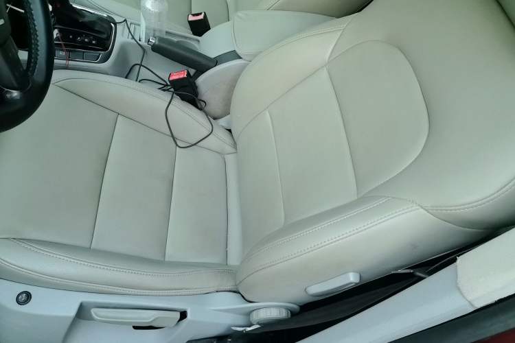 Used Skoda Superb 2012 1.4TSI DSG Elegant Edition Left Front Seat