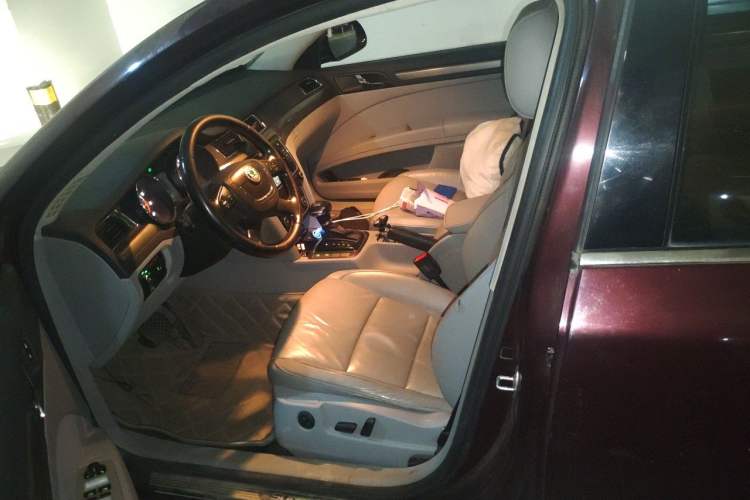 Used Skoda Superb 2012 1.8TSI Automatic Prestige Edition Left Front Seat