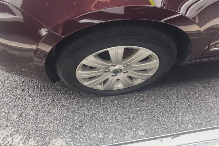 Used Skoda Superb 2012 1.8TSI Automatic Elegant Edition Left Front Wheel Hub